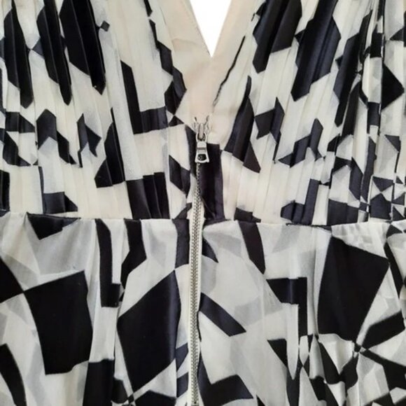 Alice + Olivia black & white diamond kaleidoscope geometric maxi dress Size 0 - Picture 7 of 15